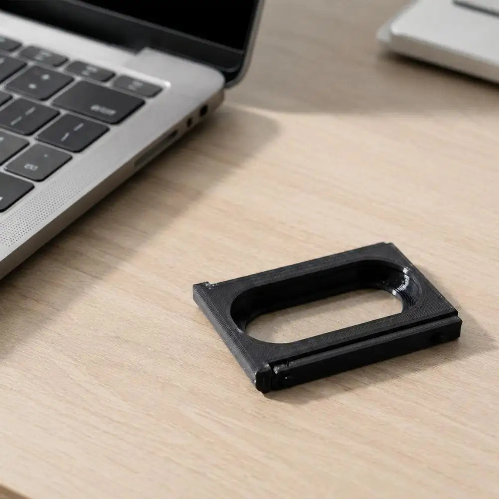 BRIDGE 5 — adaptateur posé sur un bureau