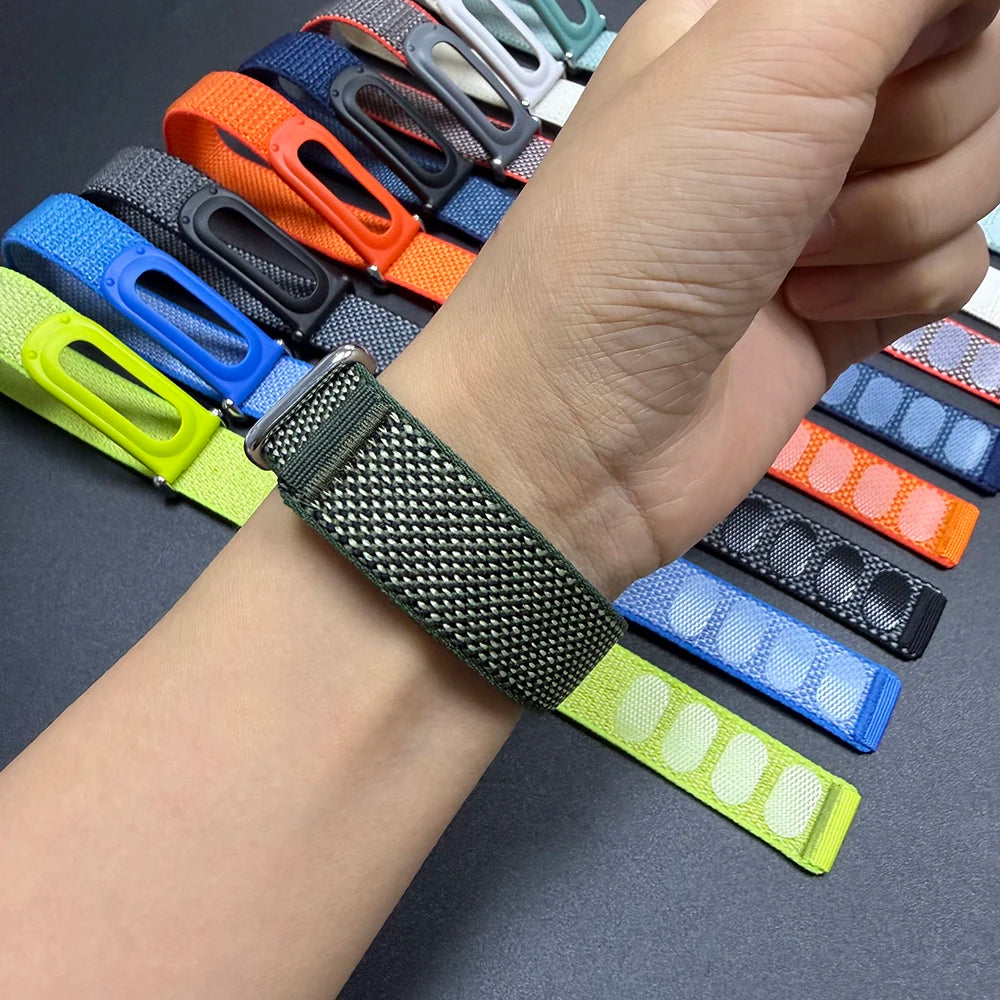 AIRLOOP Ultra — bracelet nylon pour Google Fitbit Air, porté au poignet