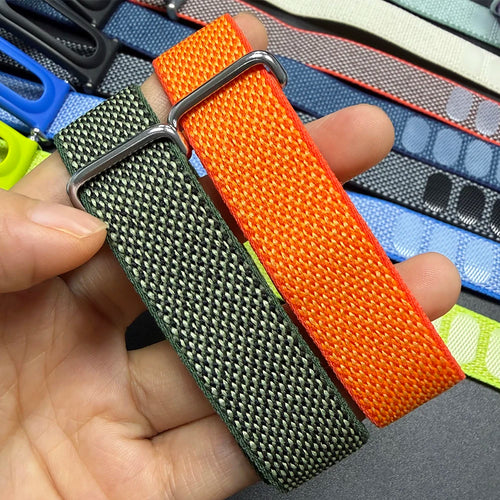 AIRLOOP Ultra — bracelet nylon pour Google Fitbit Air, tenu en main